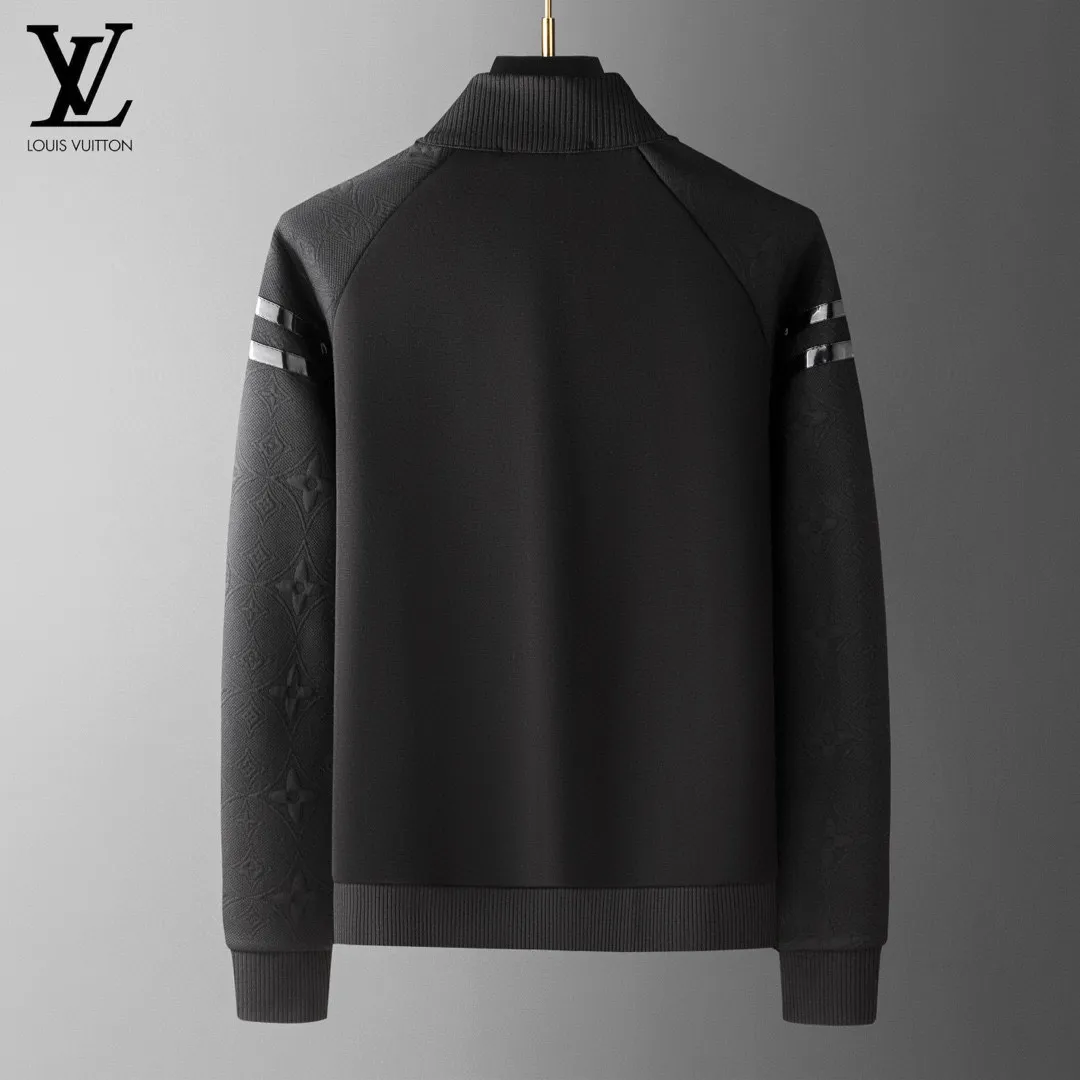 🅿️620 [LV Louis Vuitton] hot-selling suit is coming. Focus on the original version of the official website. 2025 new hot-selling cardigan and sweatshirt suit. The original order is the best. 🇭🇰The meticulous work of top designers. It has a fitting and perfect upper body effect. All-natural high-quality Tencel Roman cotton 100%, close-fitting comfort, noble and elegant! Original hardware embodies elegance and nobility! Counter size: M-4XL (up to 190 pounds)